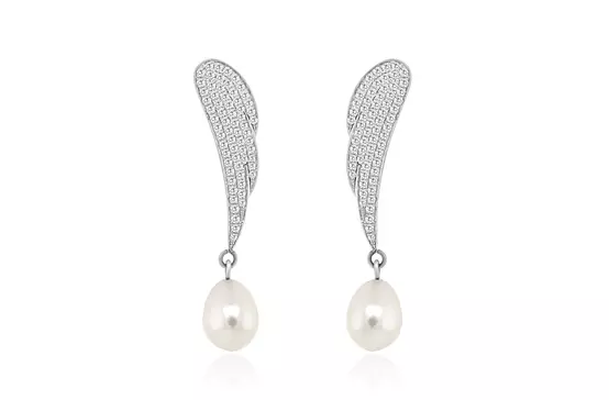 diamonds and pearls earrings