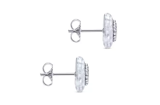 caviar earrings on rent for women