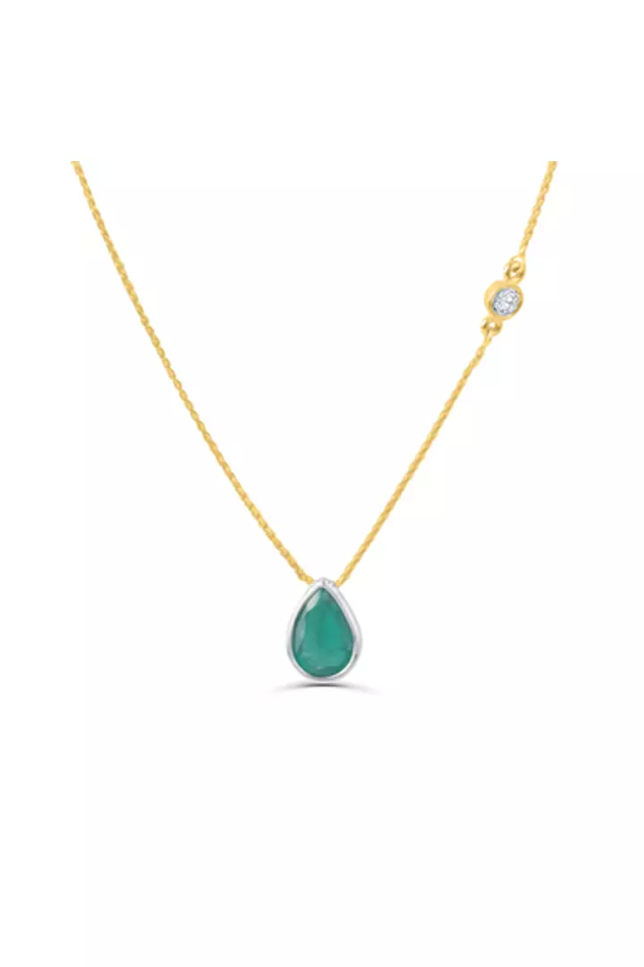 gold chain with emerald pendant on rent for women
