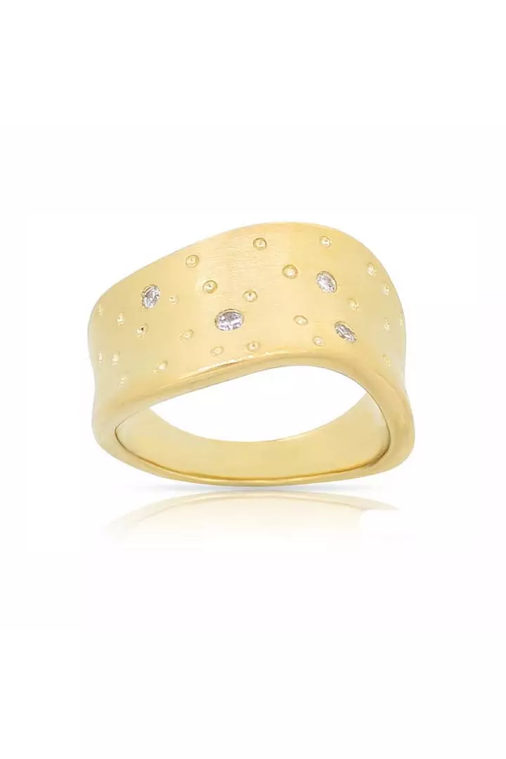 gold and diamond ring for women on rent