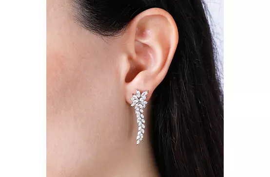 diamond drop earrings for rent on an Asian model