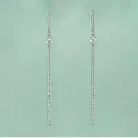 Diamond drop earrings in white gold for rent