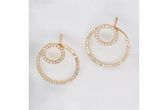 rent designer diamond hoop earring in circle shape for rent for wedding