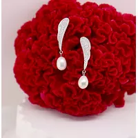 Rent diamond and pearl earrings for a wedding