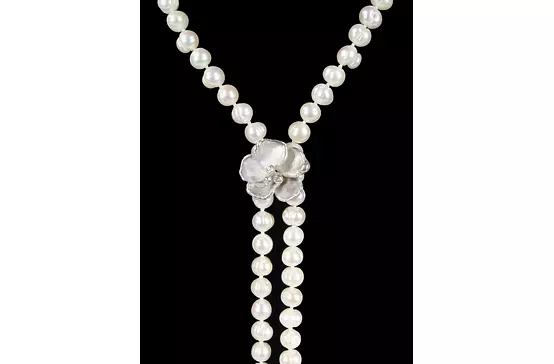 Borrow pearl necklace