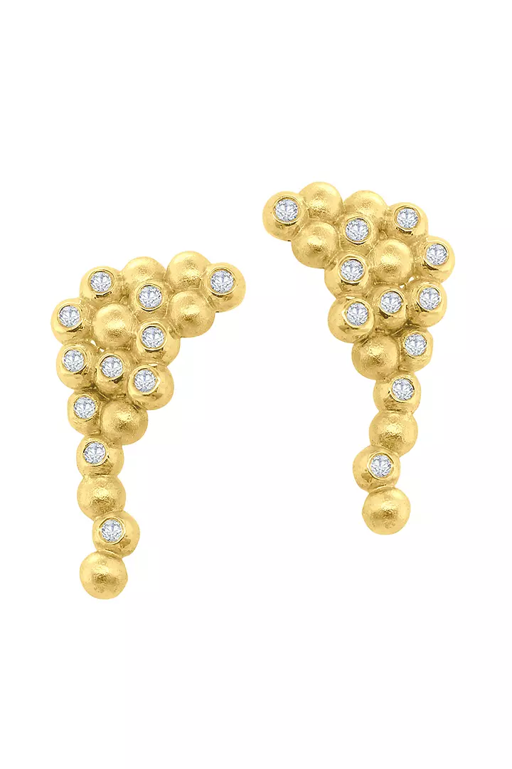 yellow gold and diamond earrings on rent for women