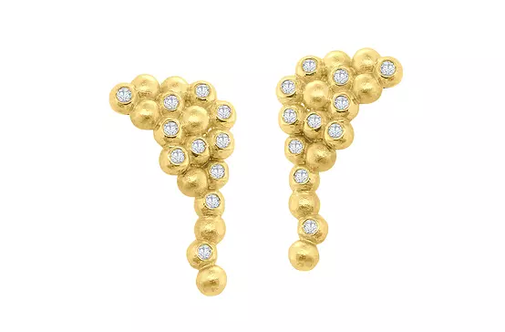 yellow gold and diamond earrings on rent for women