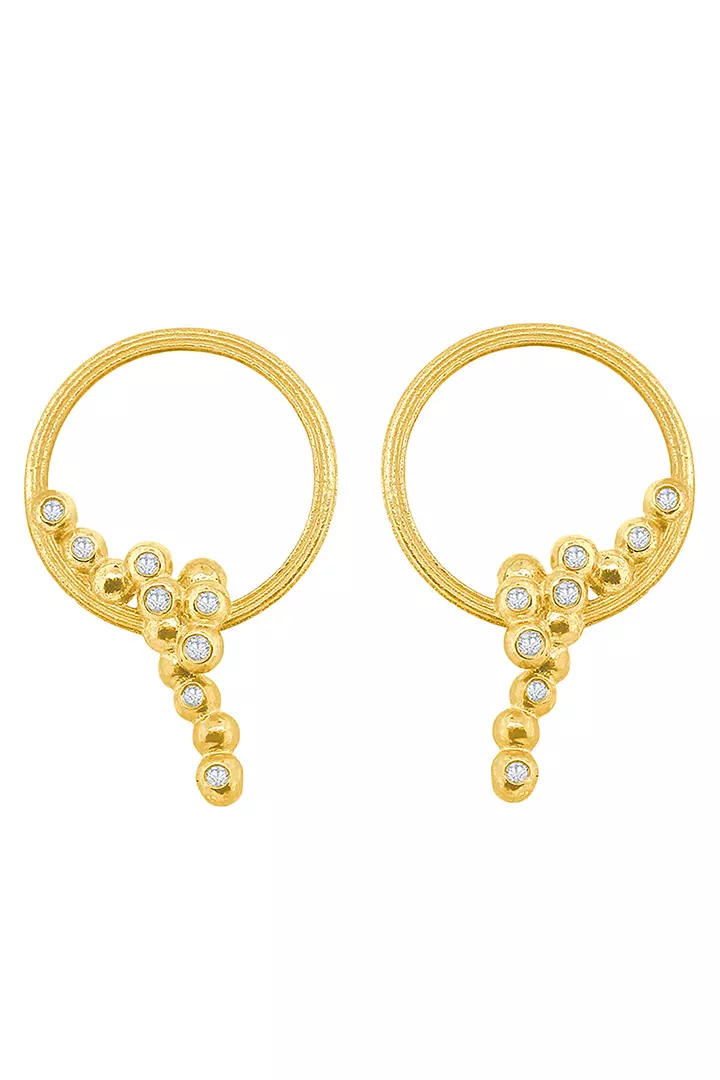 Yellow gold and diamonds hoop earrings for rent