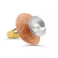 Yellow Gold Cocktail pearl ring for rent 