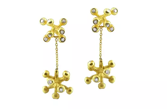 gold and diamond drop earrings for women on rent
