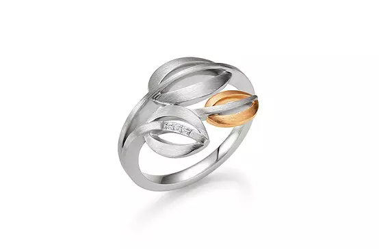 sterling silver ring on rent for women
