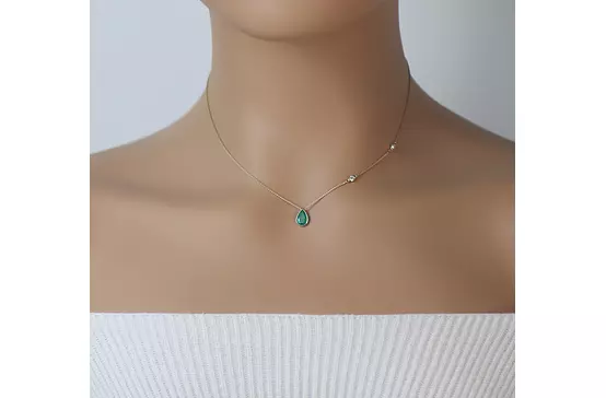 REnt emerald and diamond necklace