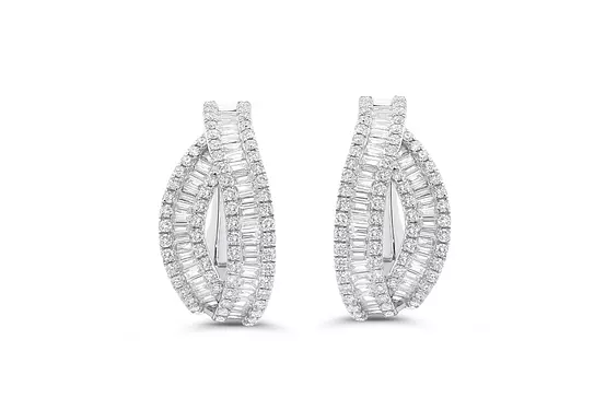 Rent diamond luxury earrings for wedding day