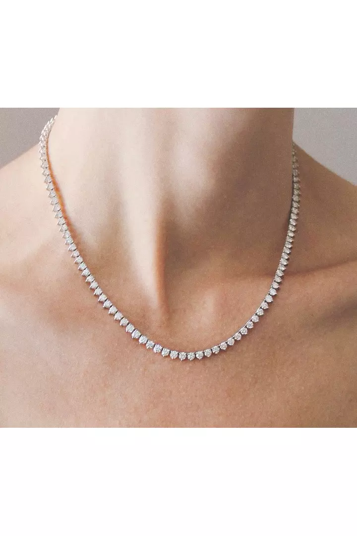 Diamond tennis necklace for rent