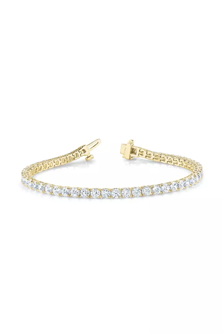 Yellow gold diamond bracelet to borrow