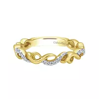 gold pave band on rent for women