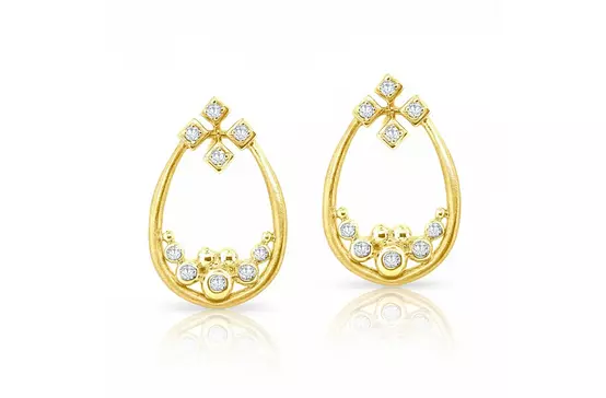 Rent Designer diamond earrings in yellow gold
