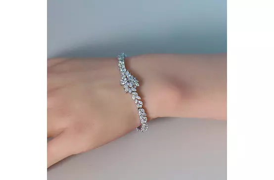 cluster diamond bracelet for rent