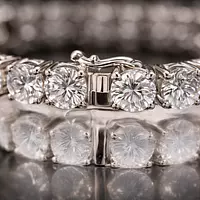 closeup of a diamond tennis bracelet