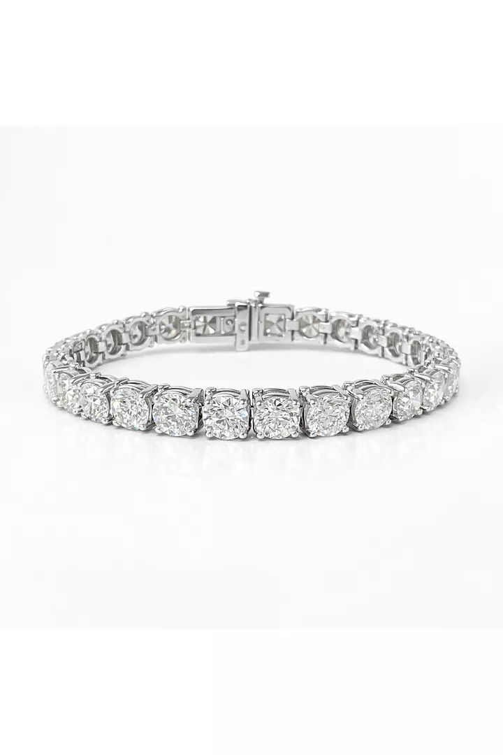 rent mega size 28 carats diamond tennis bracelet for a wedding