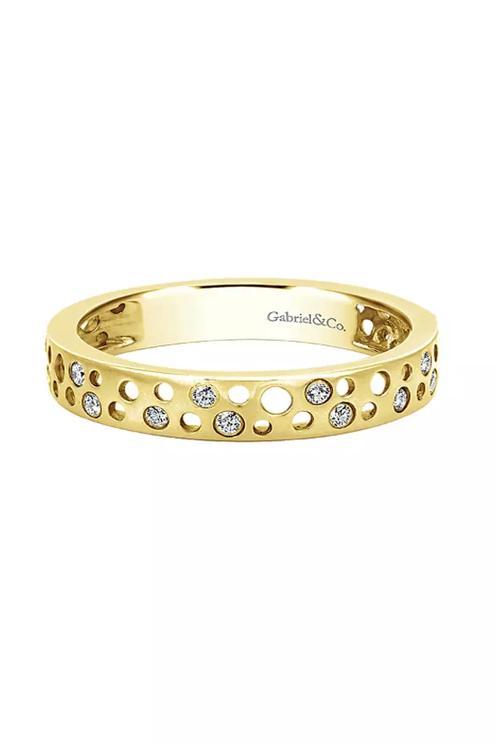gold band with diamonds for women on rent