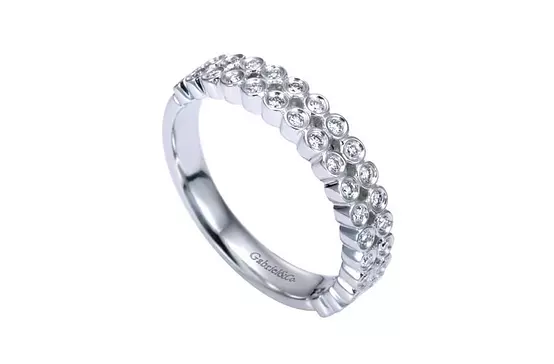 silver band with diamonds for women on rent