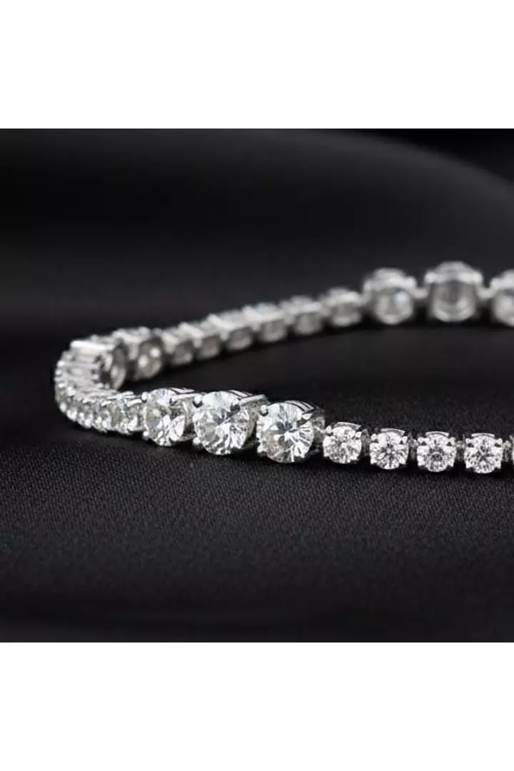 Diamond Crescendo Tennis Bracelet