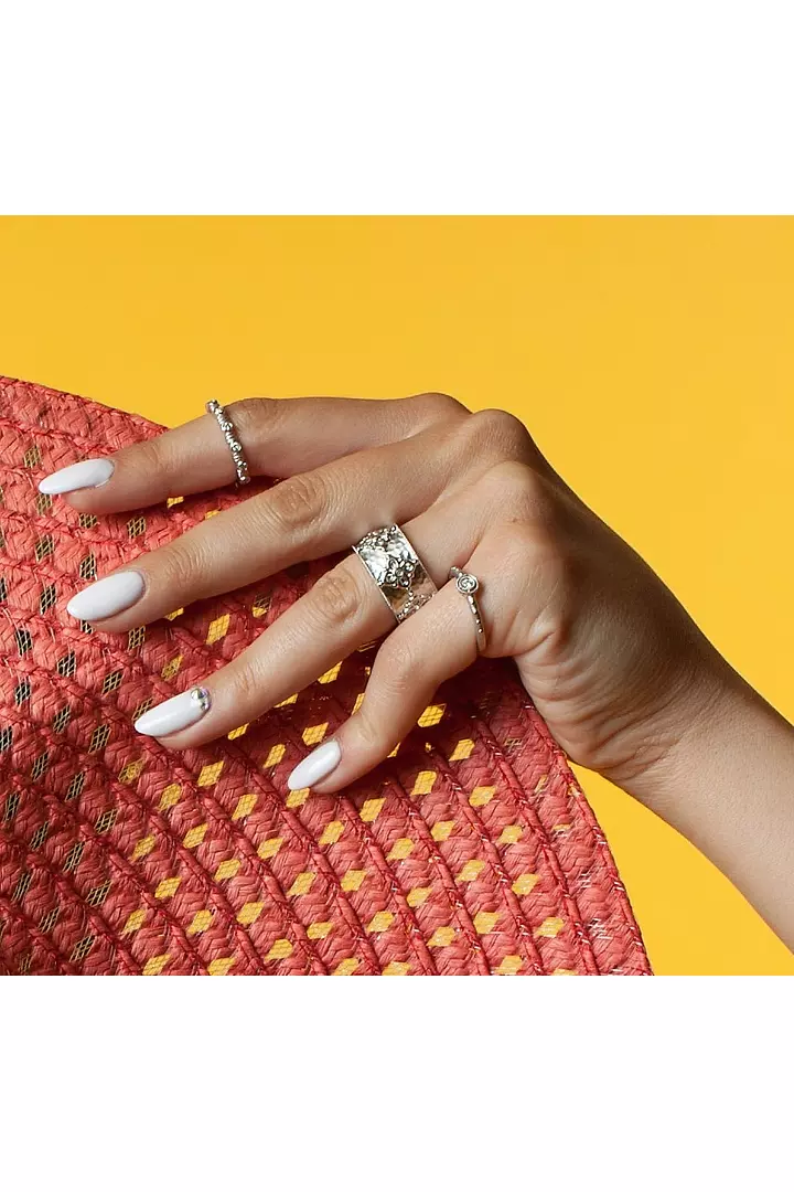 White Sapphire Flowers Fashion Band