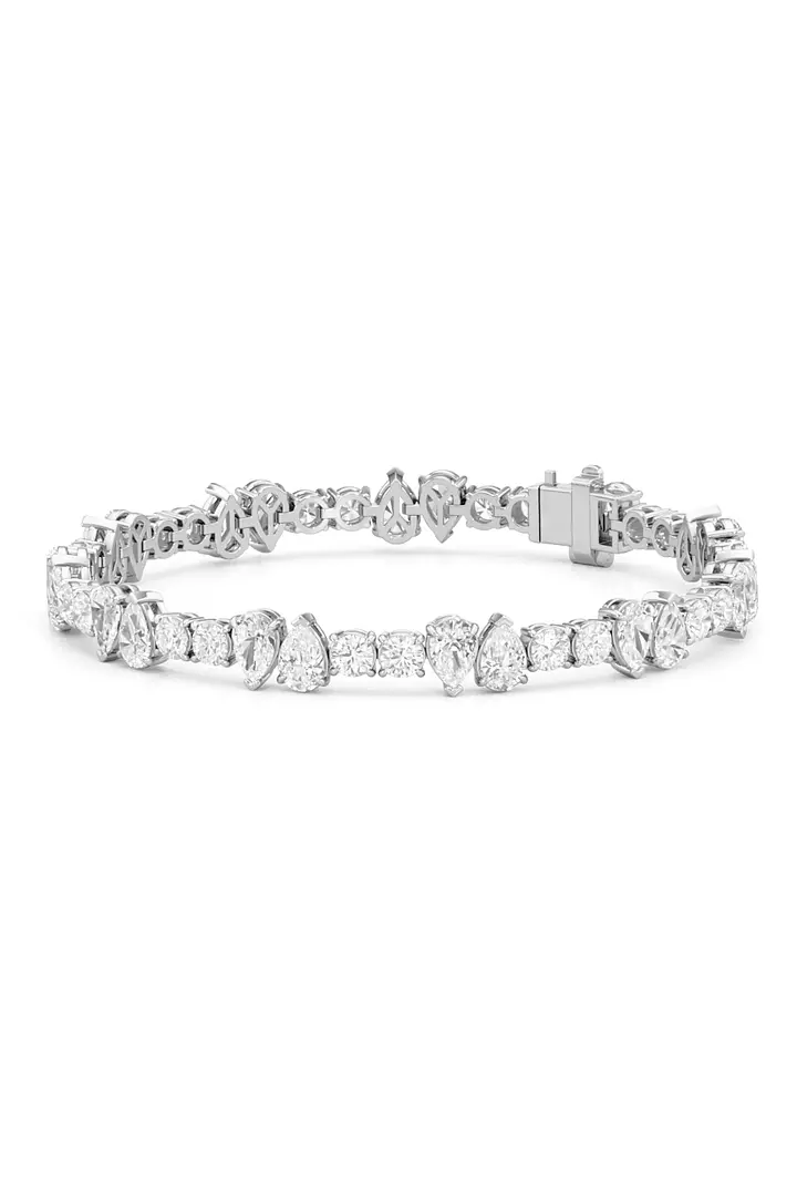 Pear shaped and round eco diamonds bracelet