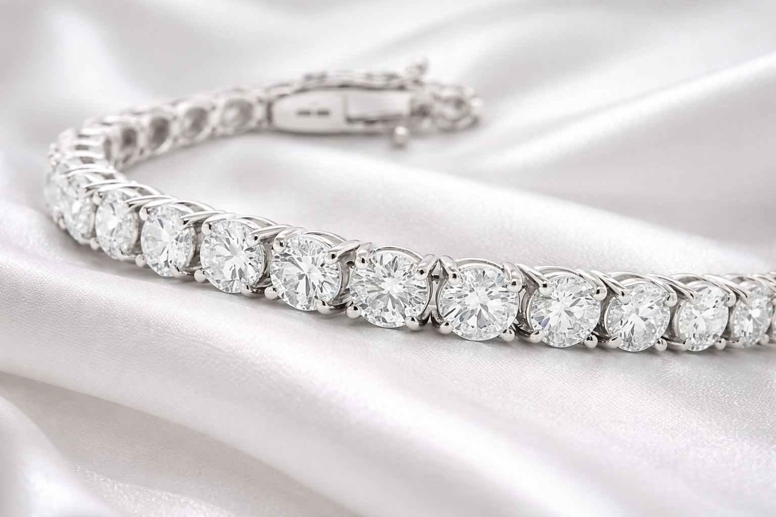 Luxe Brilliance Eco Diamonds Tennis Bracelet