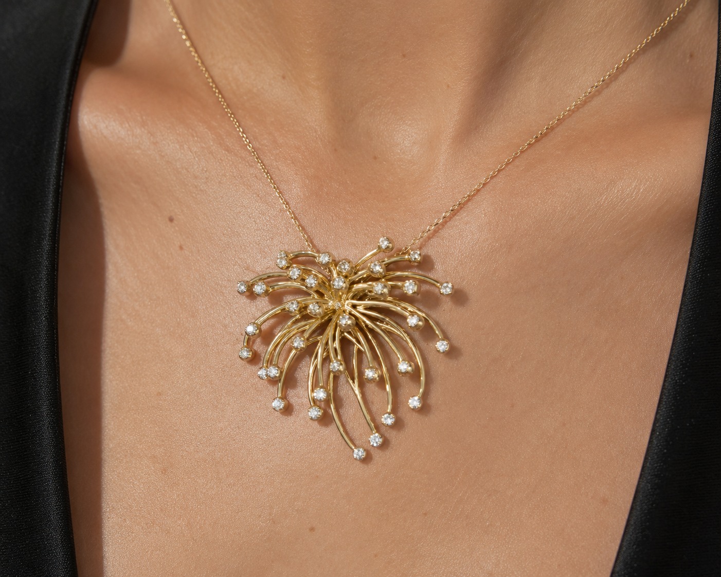 Superstar Fireworks Gold and Diamond Pendant