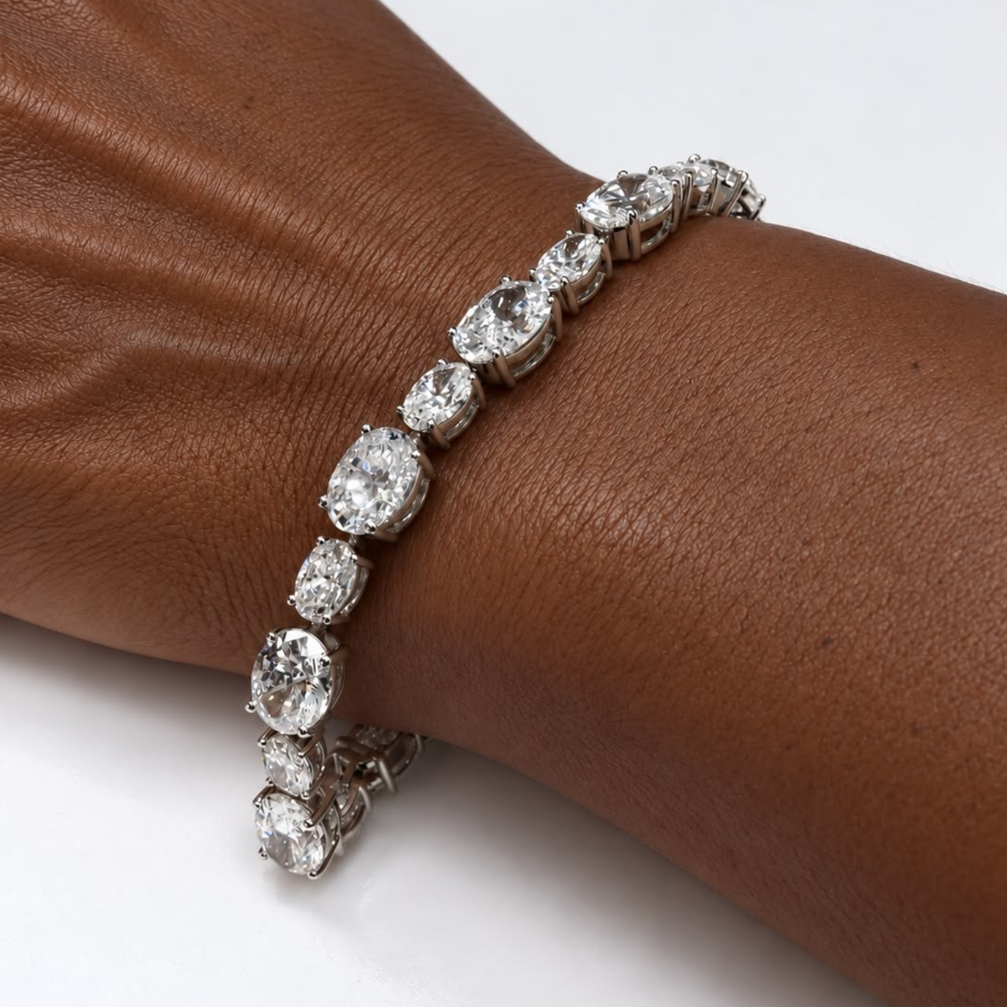 Vista Alternating Oval Diamonds Tennis Bracelet